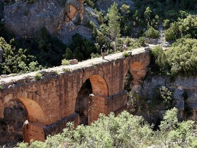 Римский акведук и прогулка среди скал