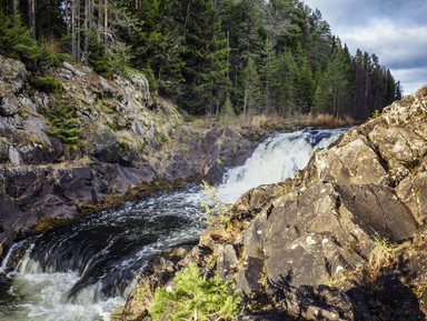 Палеовулкан Гирвас и водопад Кивач — два чуда Карелии