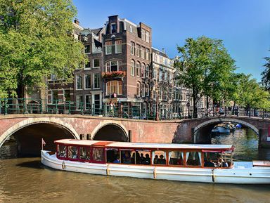 Амстердам для своих: по каналам на кораблике