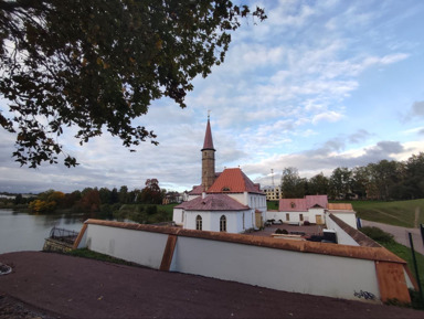 Из Петербурга в Гатчину, во дворец с лицензированным гидом.