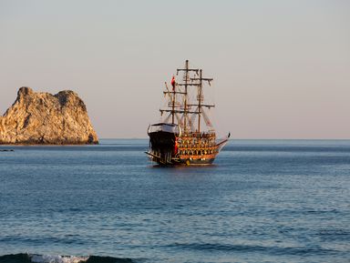 Морская прогулка на пиратском корабле