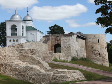Индивидуальная экскурсия в крепость Изборск и Псково-Печерский монастырь