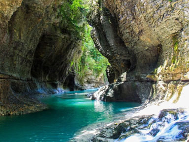 Пещера Прометея и каньоны Грузии