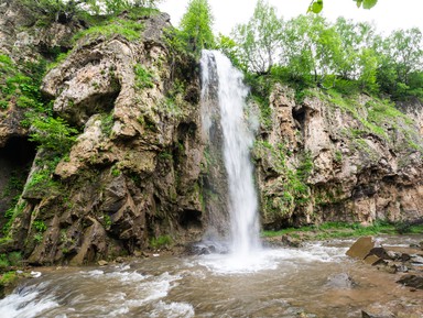 Из Кисловодска — к «водопадам, что пахнут медом»!