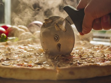 Приготовить пиццу в римской пиццерии
