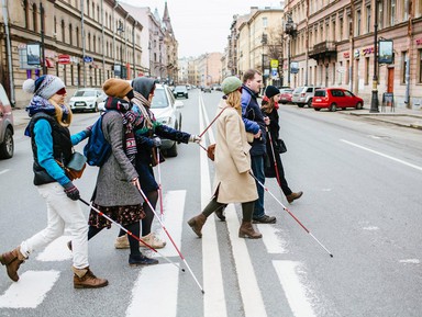 Петербург на ощупь: прогулка с завязанными глазами