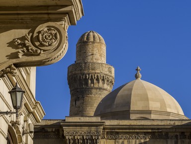 Все памятники Баку за один день: путешествие во времени