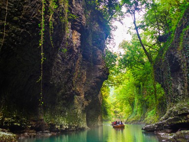 Каньоны и водопады — тайные сокровища западной Грузии