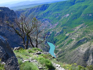Из Дербента — в Сулакский каньон и бархан Сарыкум