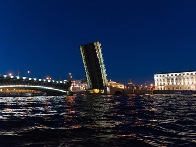 (H.S.) Ночная прогулка под разводными мостами по рекам и каналам от Петропавловской крепости