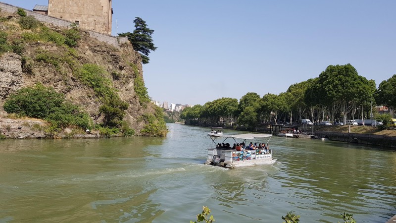 Старый Тбилиси с нового ракурса – пешком и на кораблике