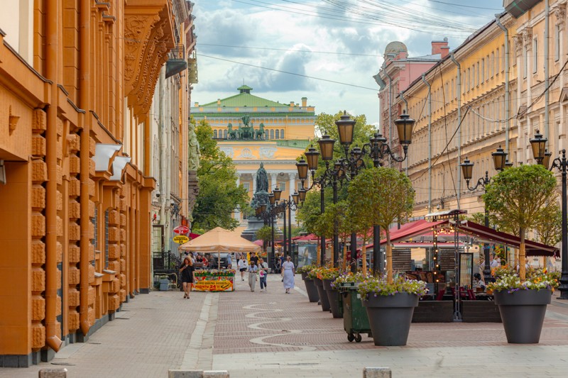 Культурная жизнь столицы империи: театры, концерты, маскарады