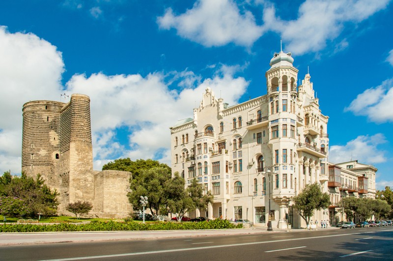 Баку: обзорная экскурсия и легендарный некрополь