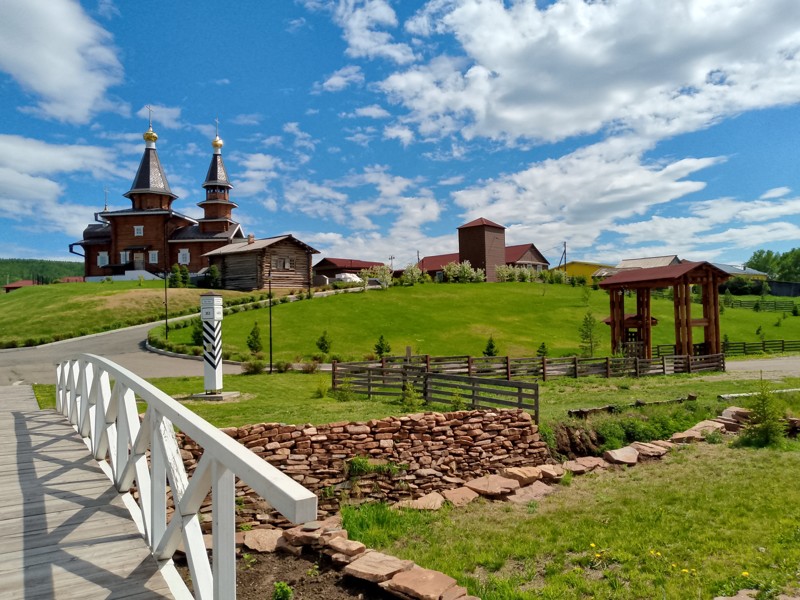 Из Иркутска — в село Анга: к чудотворным камням и старинным иконам