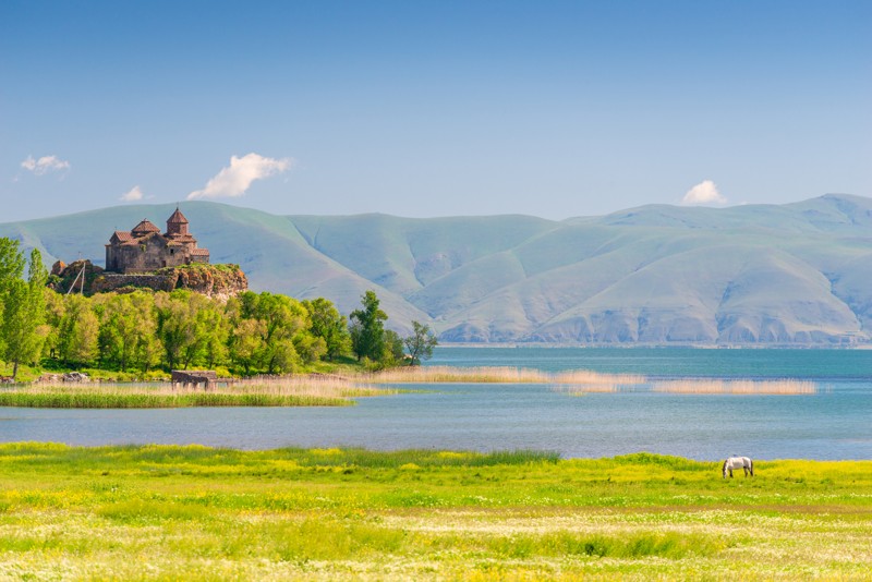 Цахкадзор и прогулка на лодке по озеру Севан: летняя групповая экскурсия