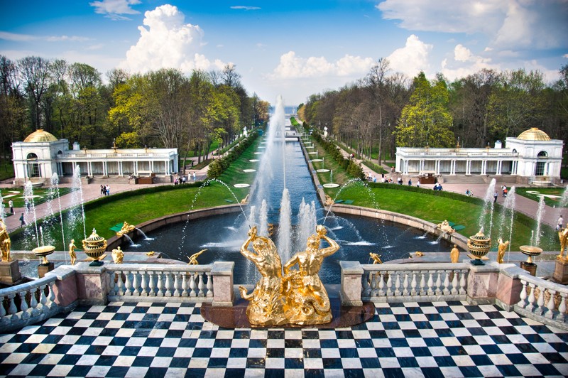 Петергоф: Большой дворец и шедевры Нижнего парка (билеты включены)