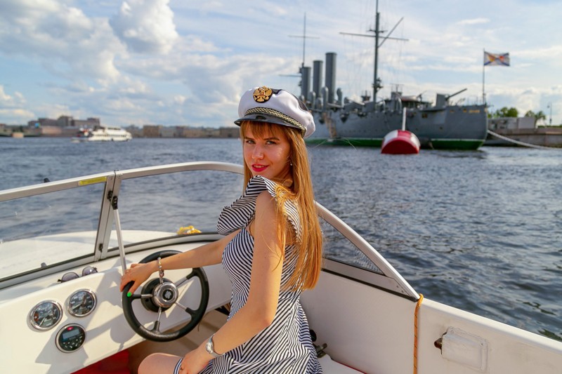 Катание на катере без капитана: по Финскому заливу и рукавам Невы до крейсера «Аврора»