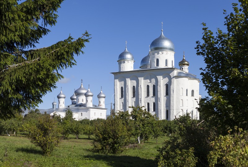 Хутынский и Юрьев монастыри — древние святыни Великого Новгорода