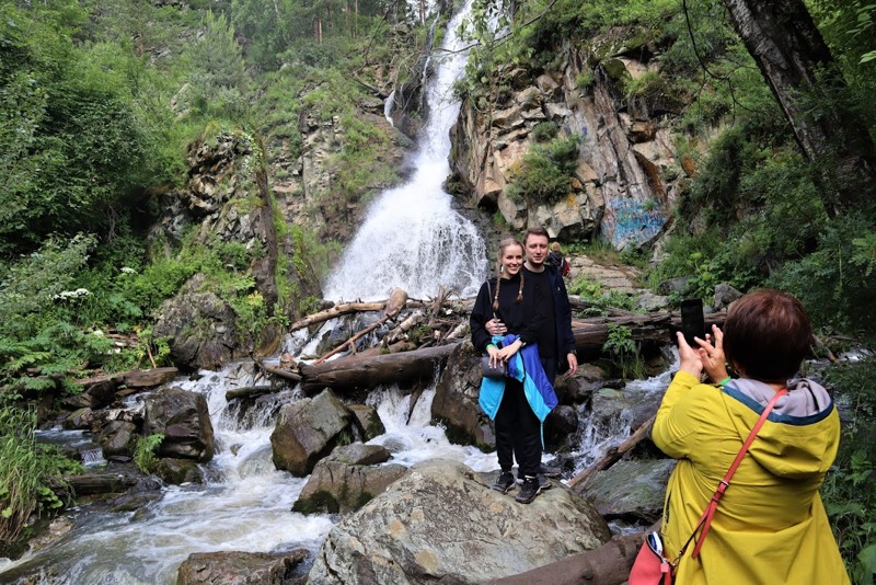 Алтайские чудеса: водопады, горы, озера и марсианские пейзажи