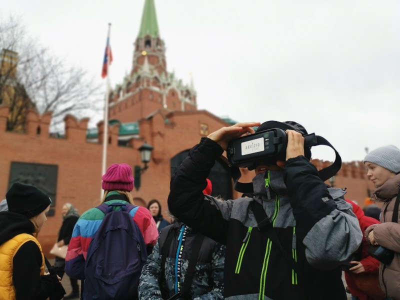 VR-прогулка вдоль стен Кремля для детей