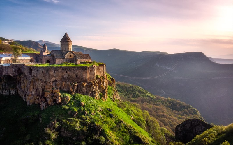 Классический тур в Армению: Ереван, Дилижан, пещерный город и древние монастыри