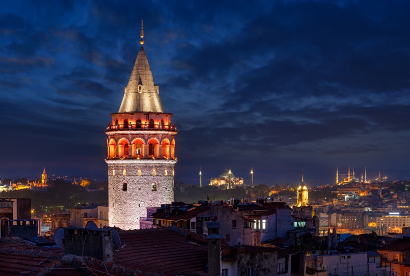 Стамбул в вечерних огнях с подъемом на башню Галата в мини-группе