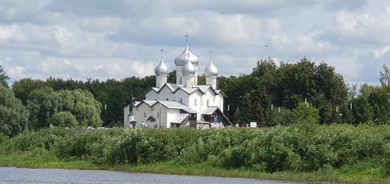 Групповая водная прогулка по святым местам реки Волхов