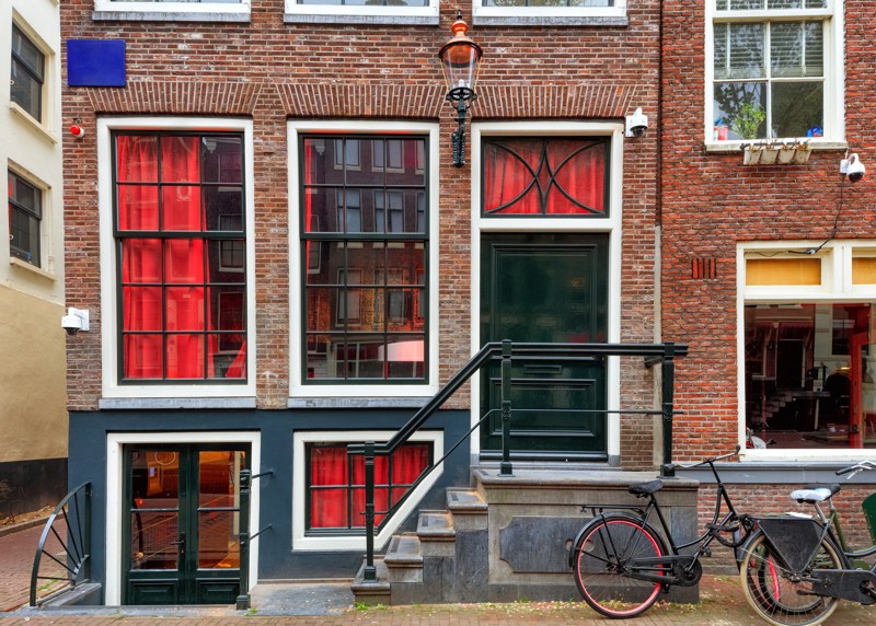 Окно в Амстердам