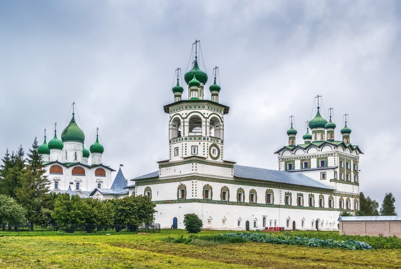 Старинные монастыри под Великим Новгородом