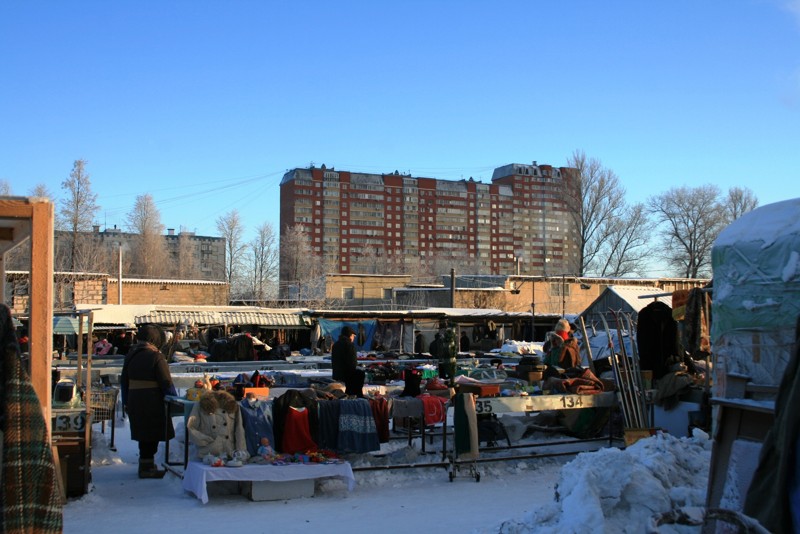 На блошиный рынок «Левша» — с опытным продавцом винтажа