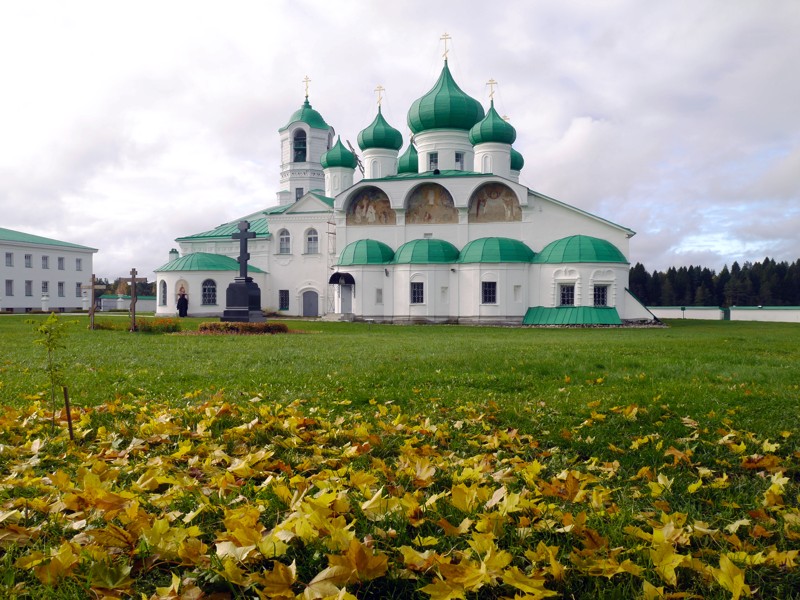 Из Петербурга к древним монастырям (в мини-группе)