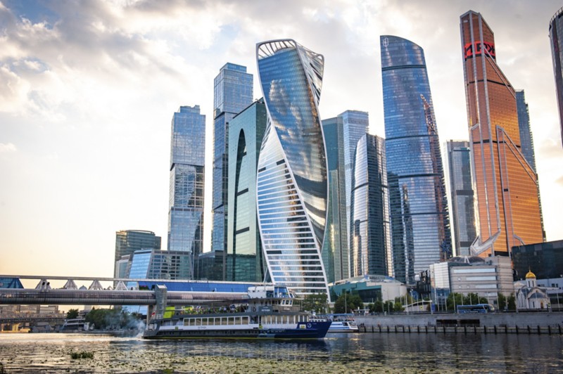 Речная прогулка от Парка культуры до небоскрёбов Москва-Сити
