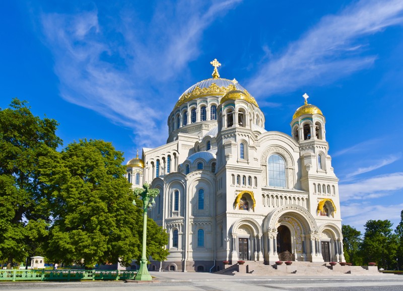 В Кронштадт — город подвигов и славы