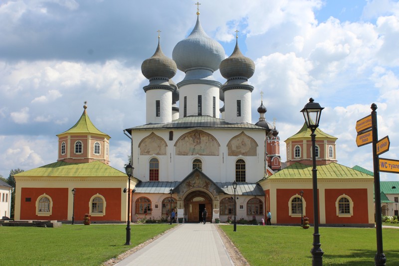 В древний Тихвин из Санкт-Петербурга