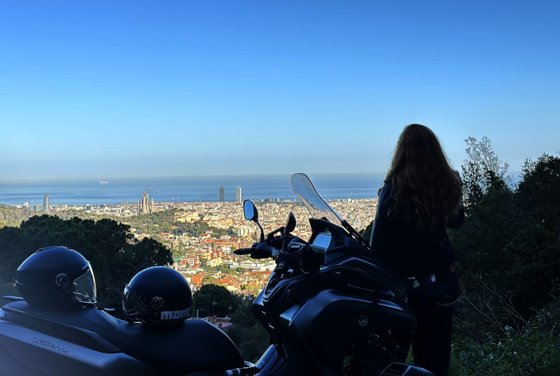 По Барселоне — на мотоцикле!