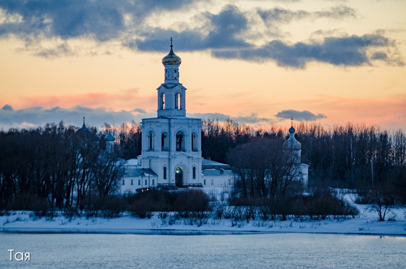 Из Великого Новгорода — к новогодним звёздам синих куполов!