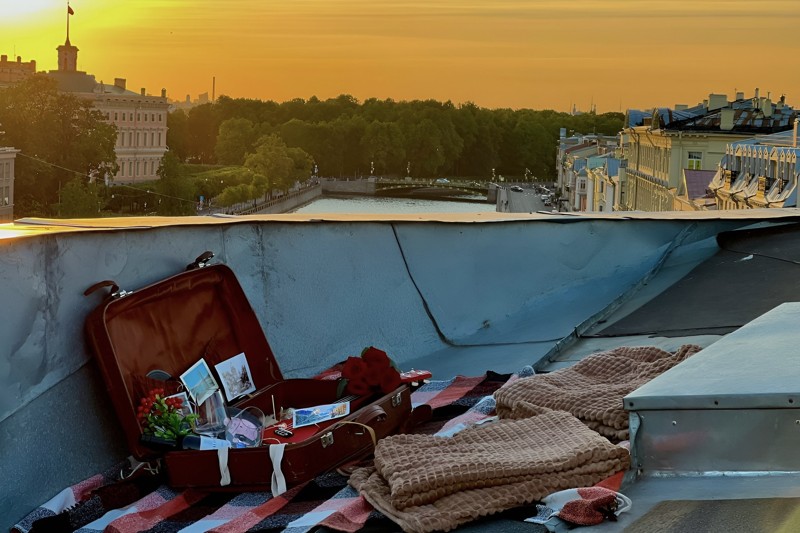 Ретро-пикник на крыше Петербурга