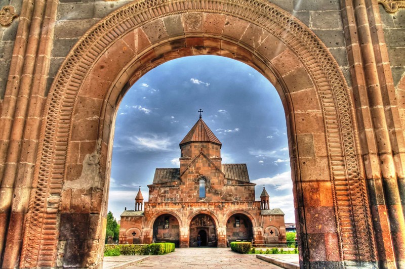 Эчмиадзин — церкви, музеи и необычный парк