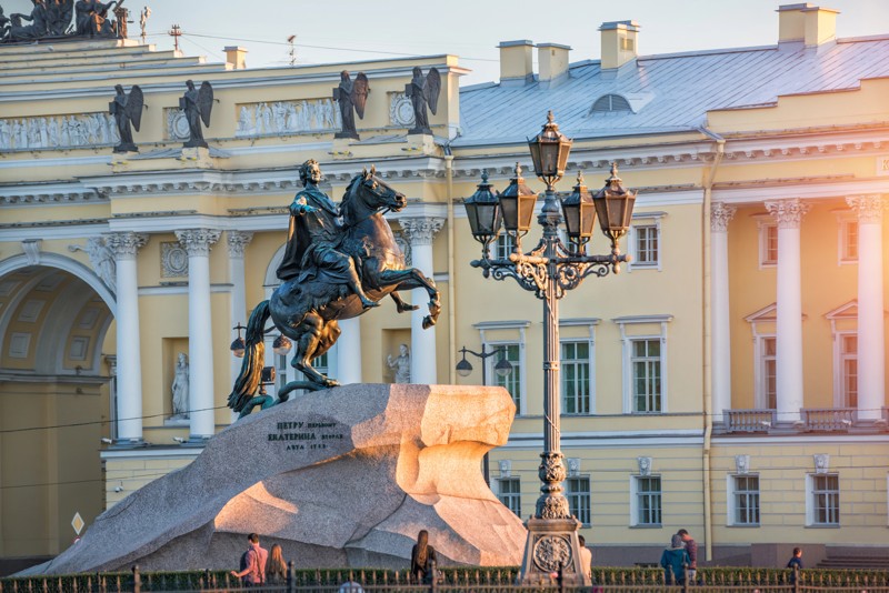 Символы Петербурга для всей семьи