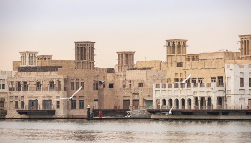 Открыть старый Дубай — пешком и на традиционной лодке абра