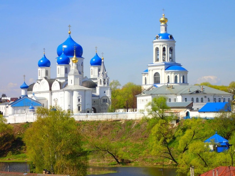 Духовные места Беларуси: Жировичский монастырь и церковь в Сынковичах