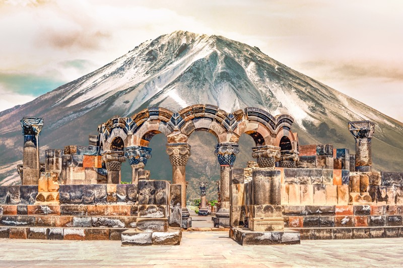 Трансфер из аэропорта в Ереван или обратно + экскурсия в храме Звартноц